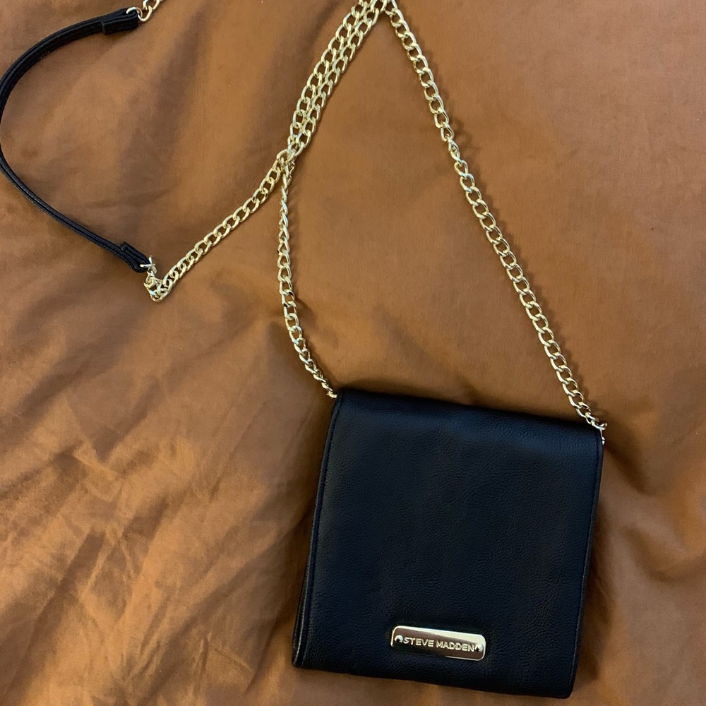 Steve Madden chain wallet